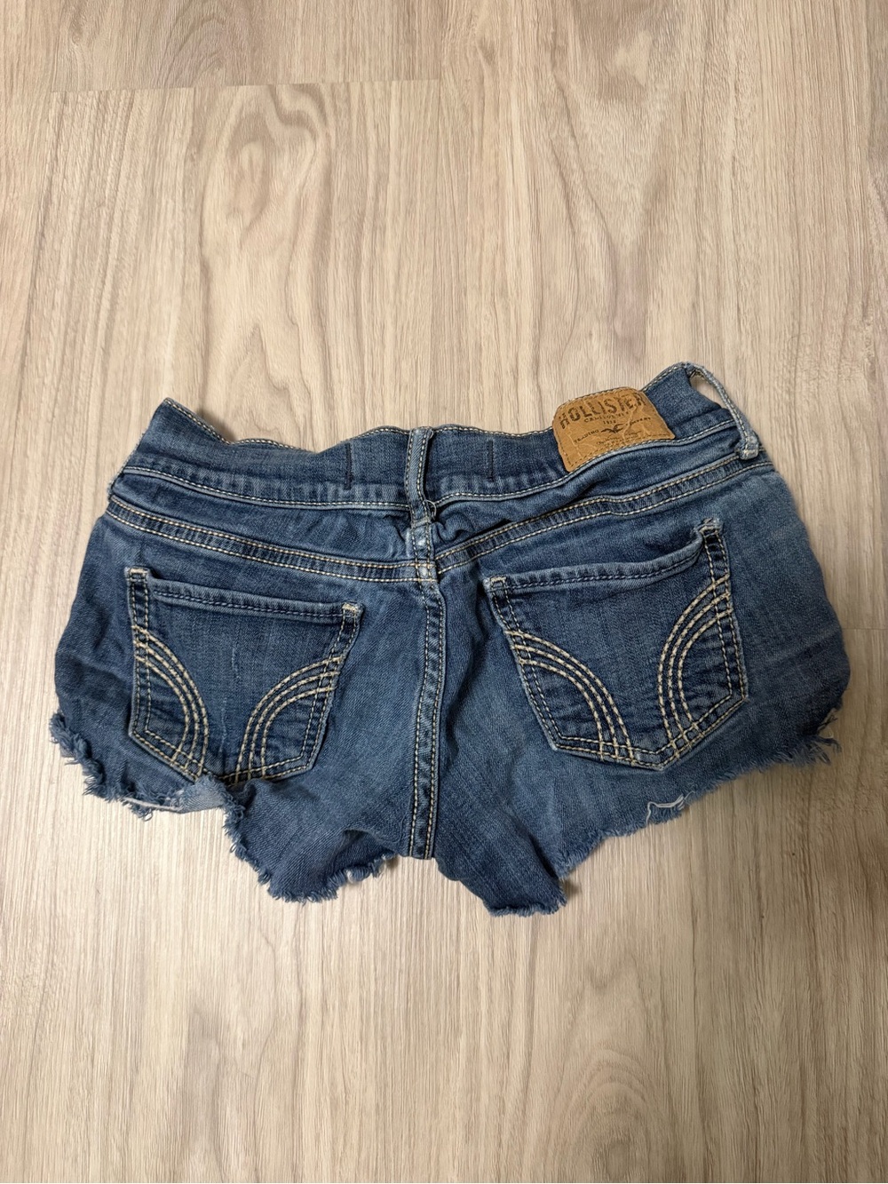 Hollister Denim Micro Shorts - Picture 2 of 2